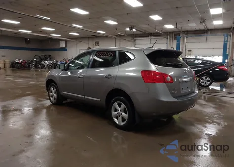 2013 Nissan Rogue S z USA, uszkodzony, nr VIN JN8AS5MV0DW627564